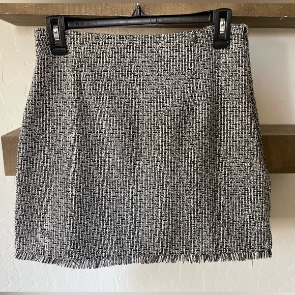 MINK PINK| Gray Tweed Mini Skirt with Intentional Frayed Raw Hem—Revolve••• - Picture 2 of 8